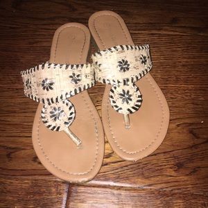 Gold good condition sandals 💛